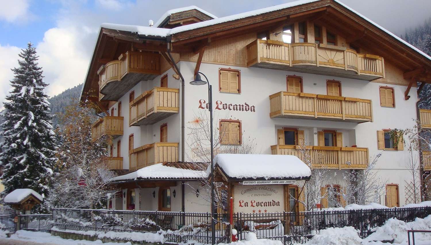                         La Locanda Hotel & Residence
                        