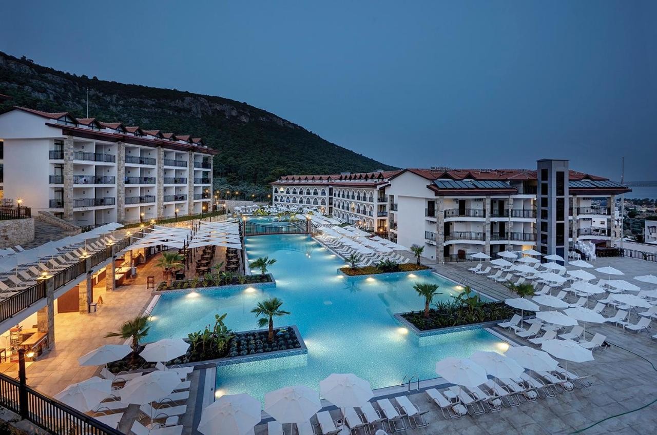 Ramada Resort Akbuk