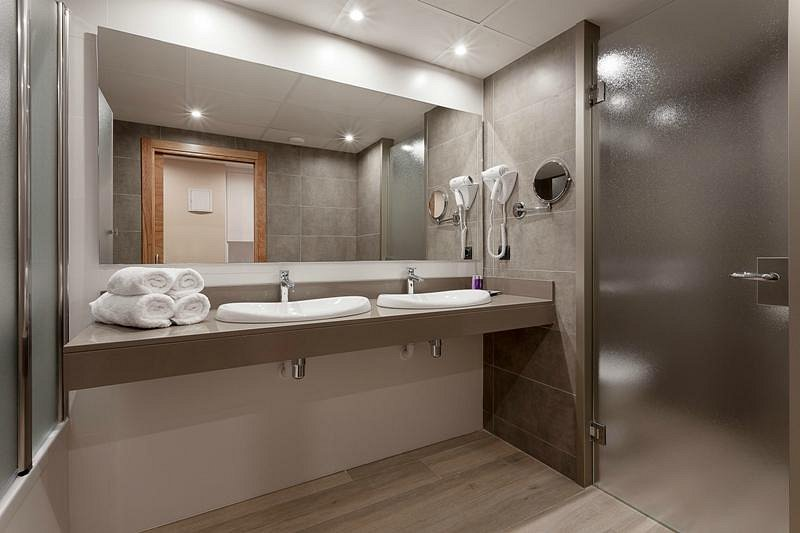 hotel_img