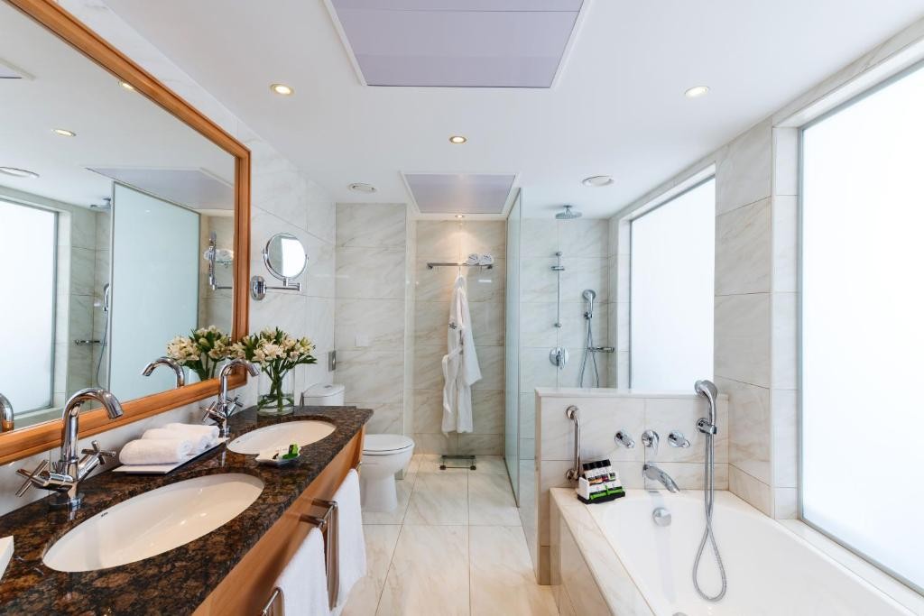hotel_img