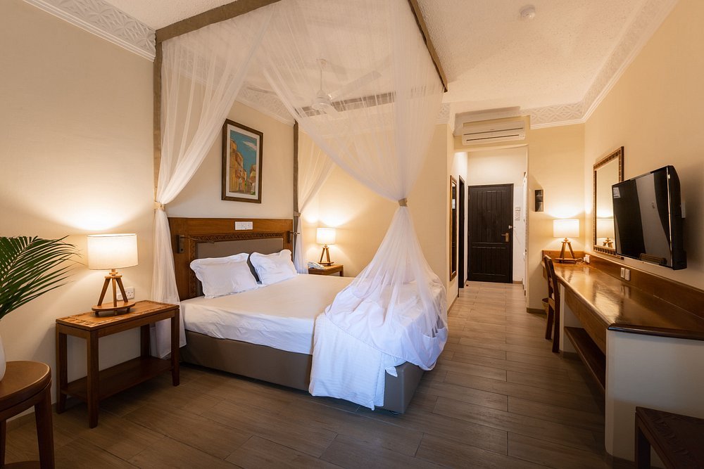 hotel_img