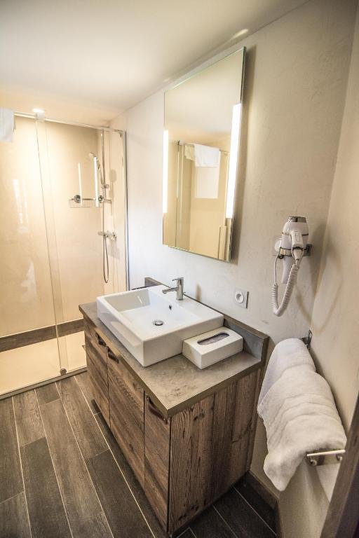 hotel_img