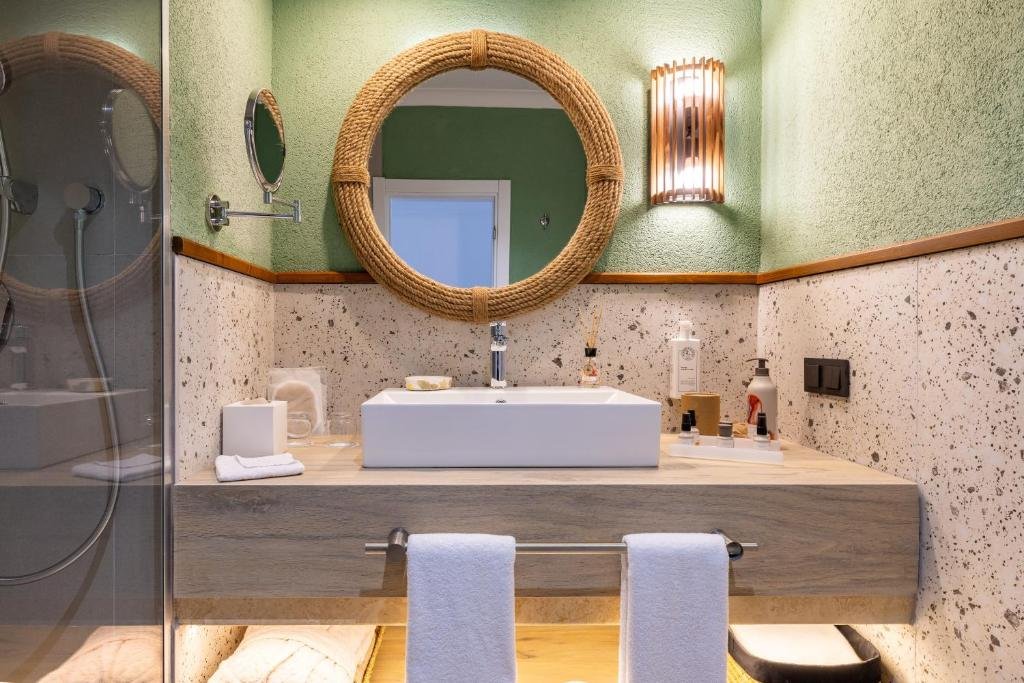 hotel_img