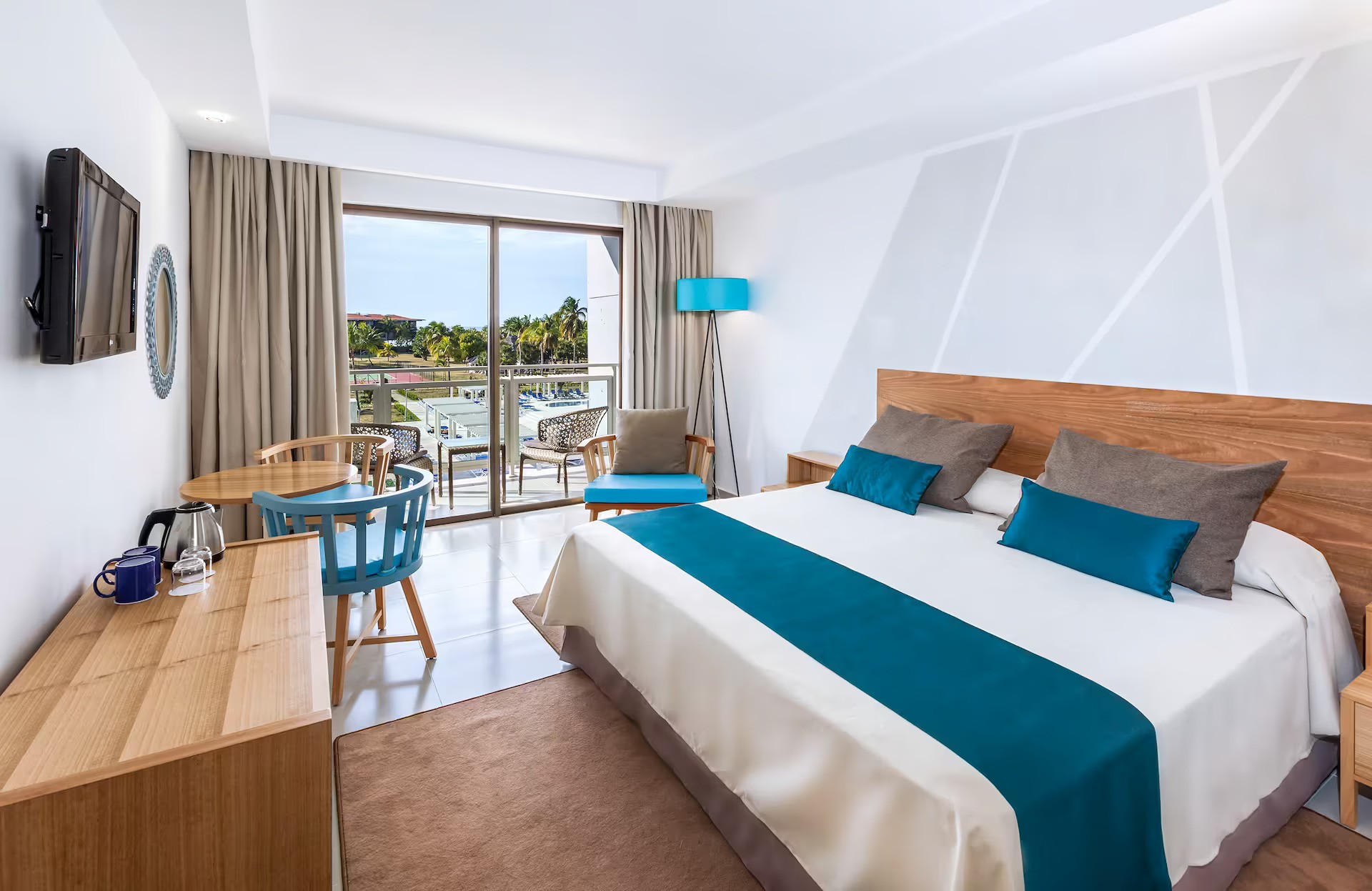 hotel_img