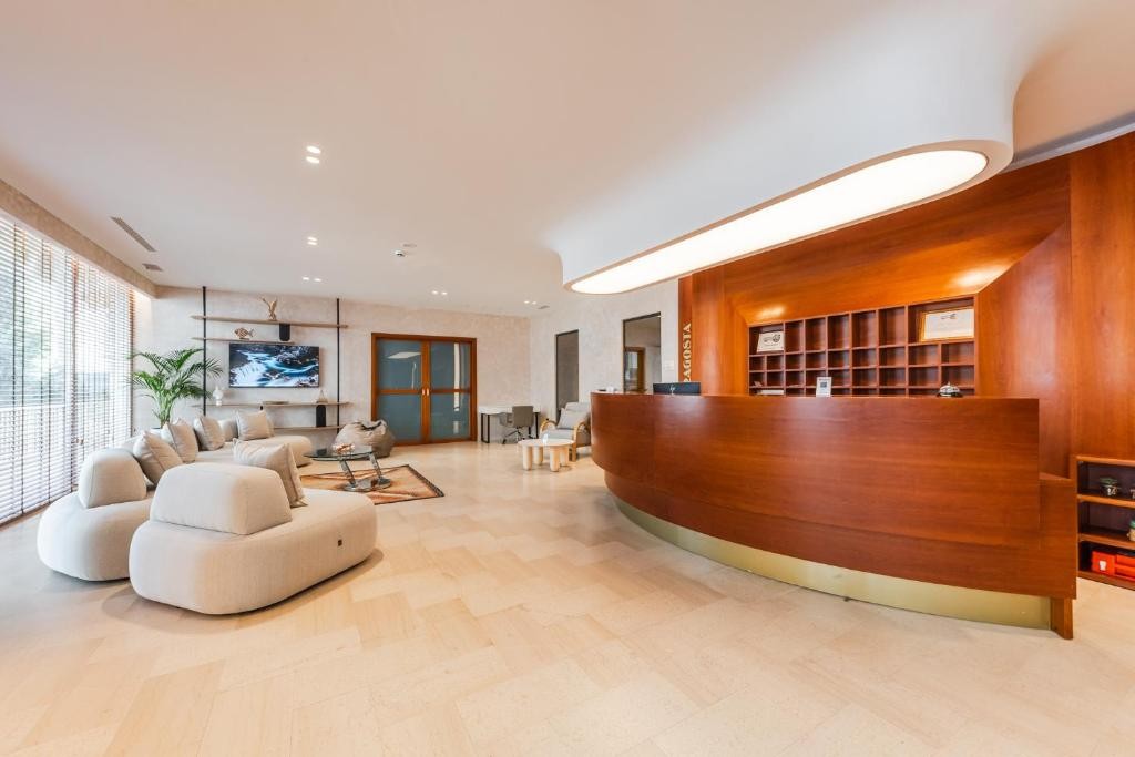 hotel_img