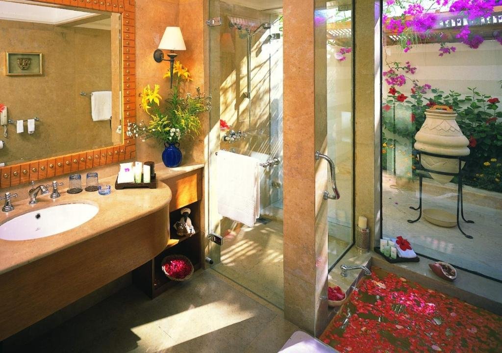 hotel_img