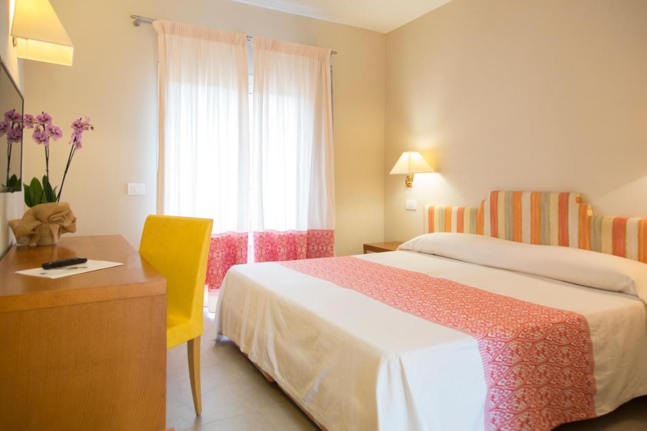 hotel_img