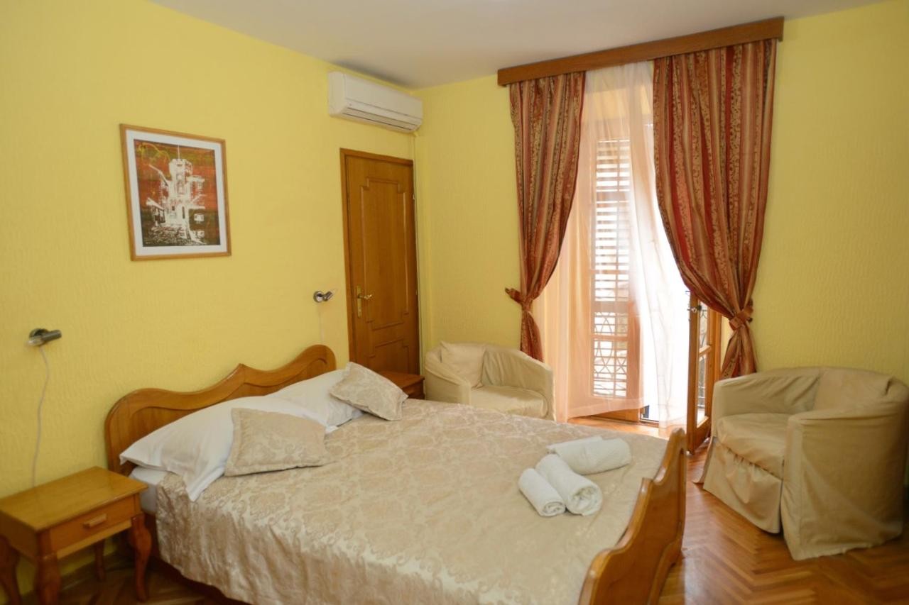 hotel_img