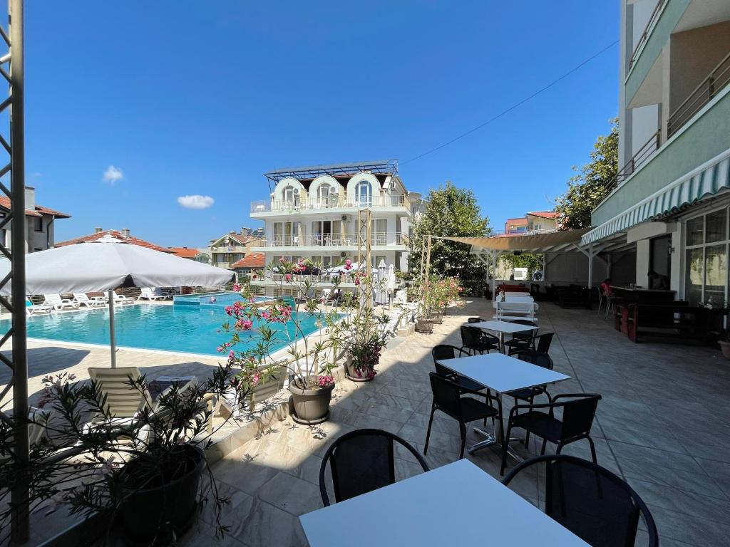 hotel_img