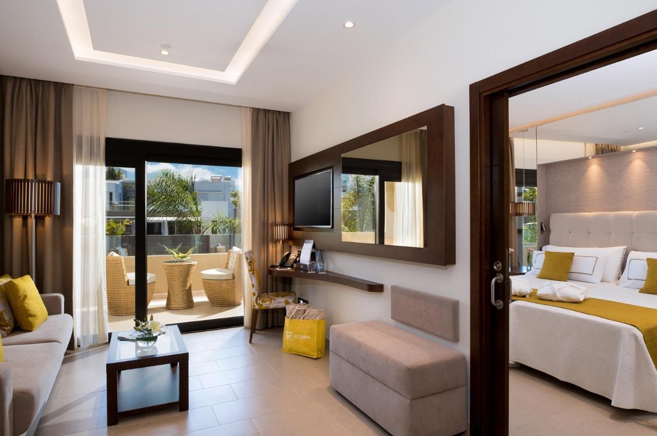 hotel_img