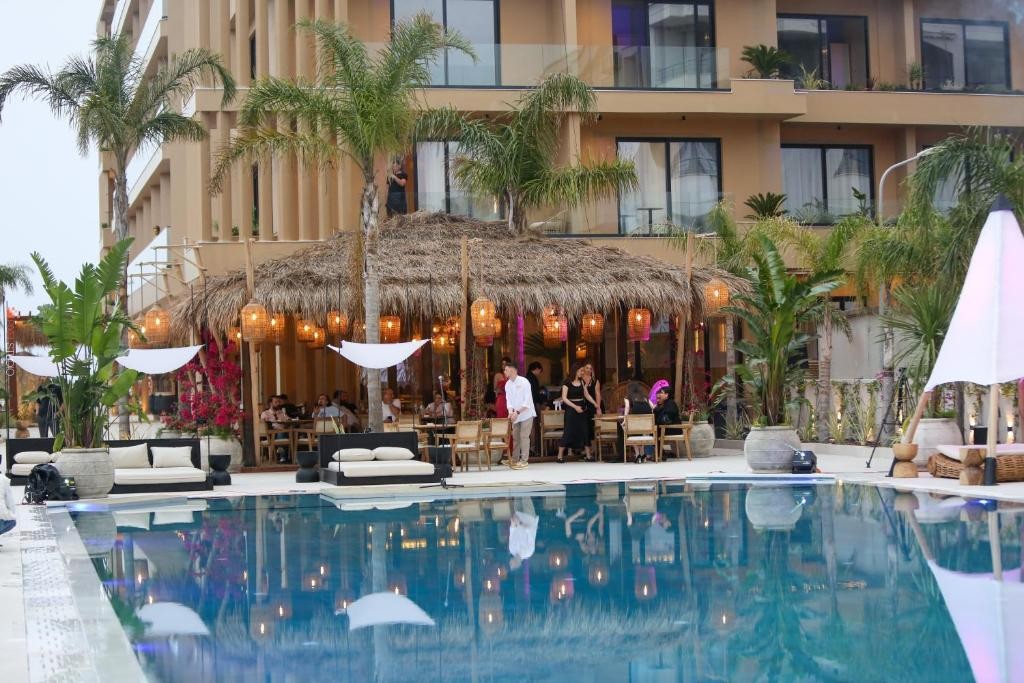 hotel_img