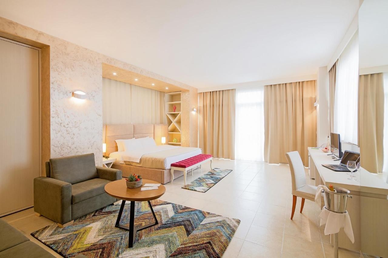 hotel_img