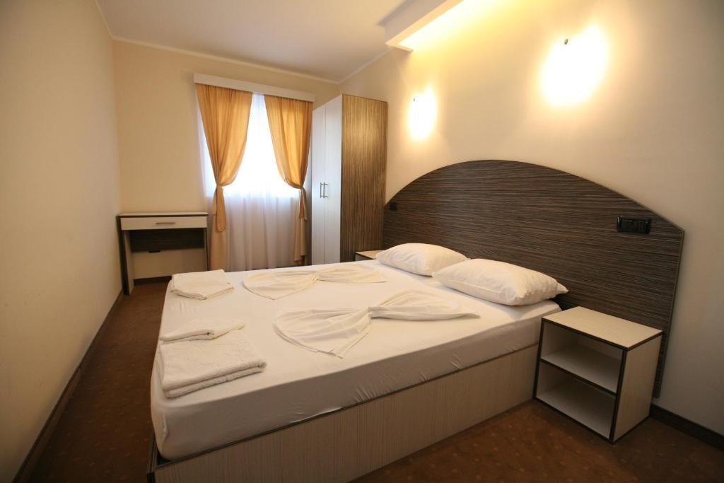 hotel_img