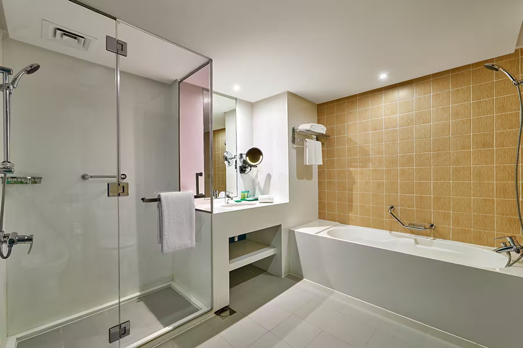 hotel_img