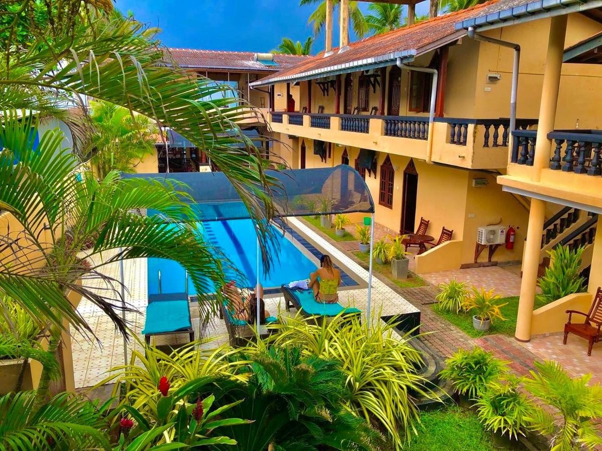 hotel_img