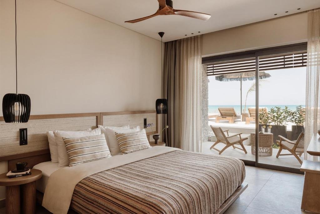hotel_img