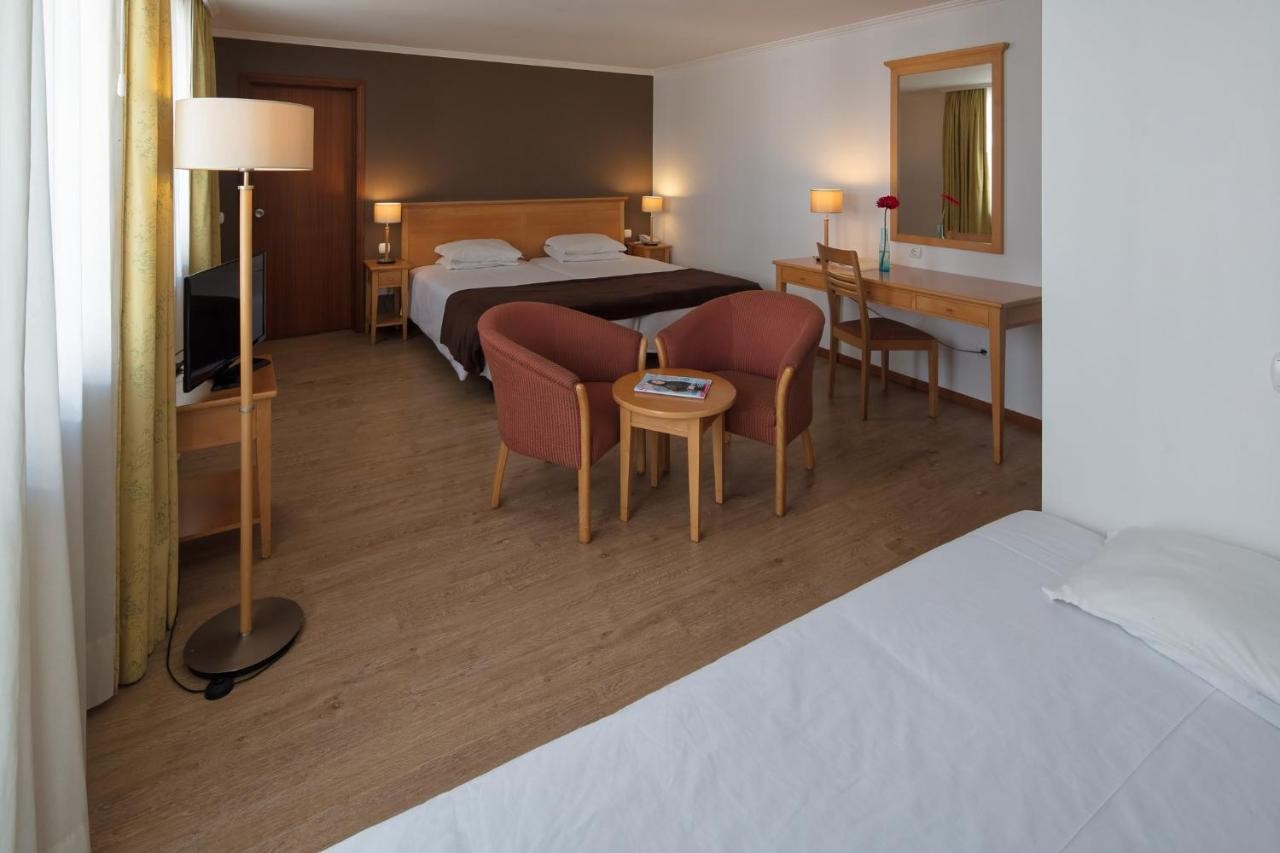 hotel_img