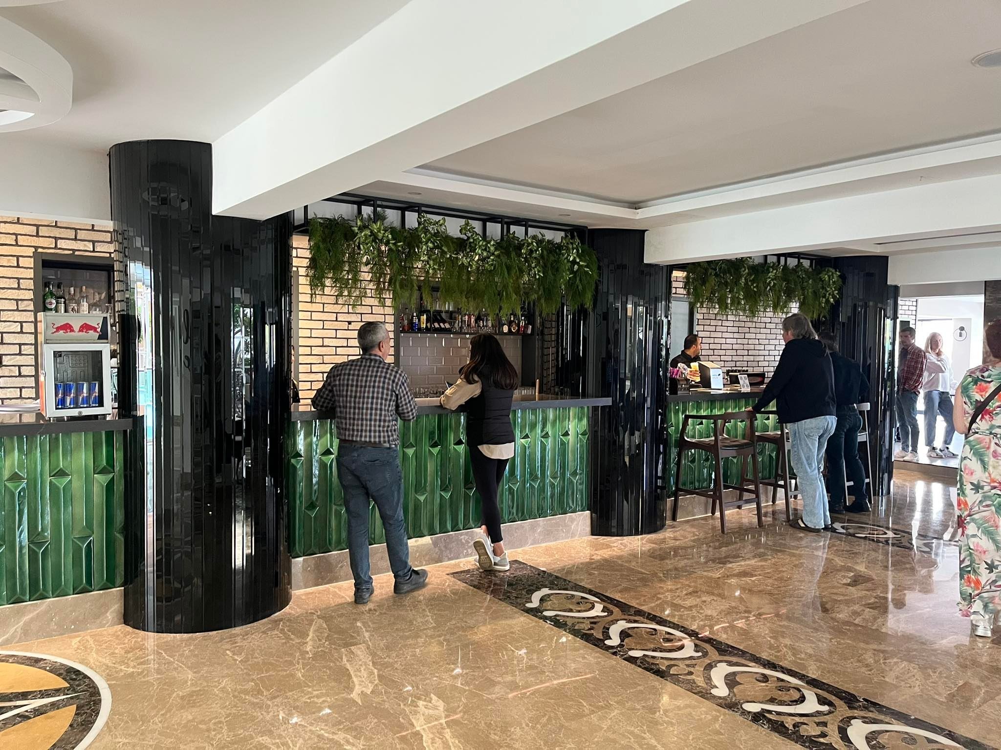 hotel_img