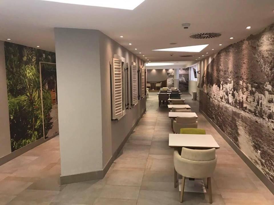 hotel_img