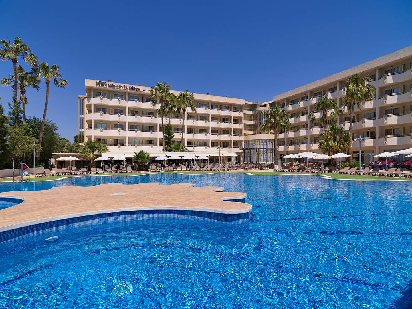 hotel_img