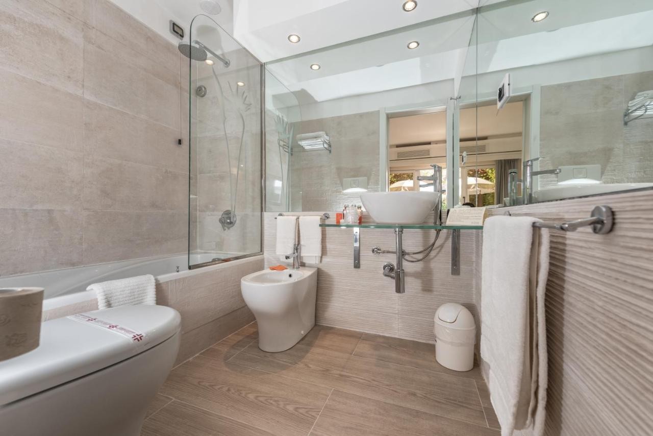 hotel_img