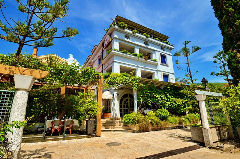 hotel_img