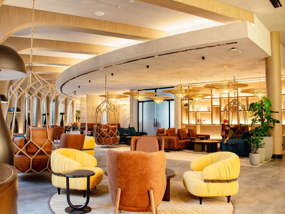 hotel_img