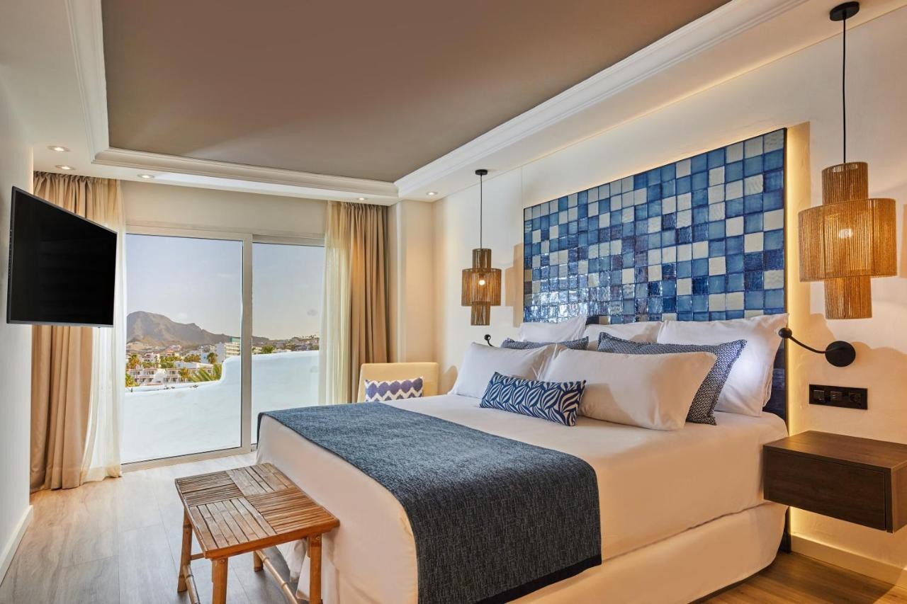 hotel_img