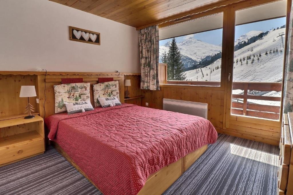 hotel_img