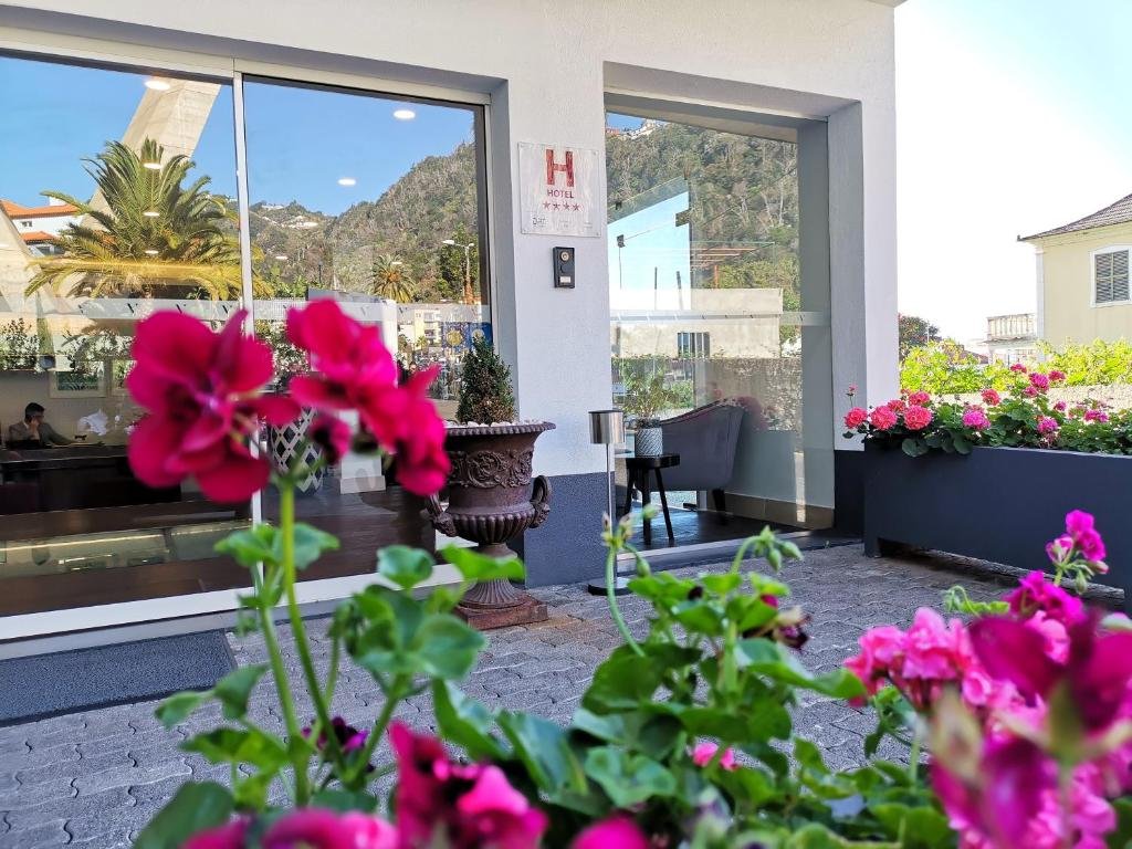 hotel_img