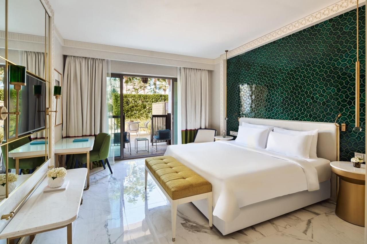 hotel_img