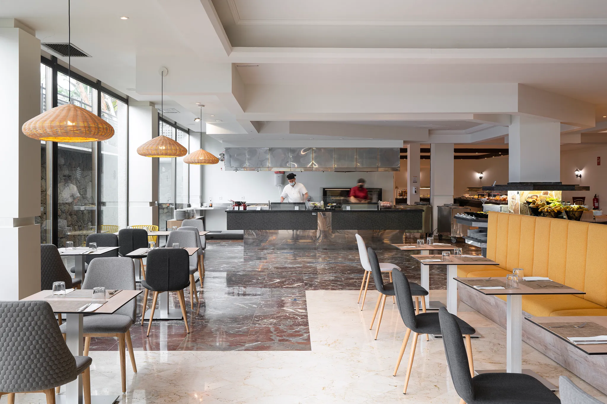 hotel_img
