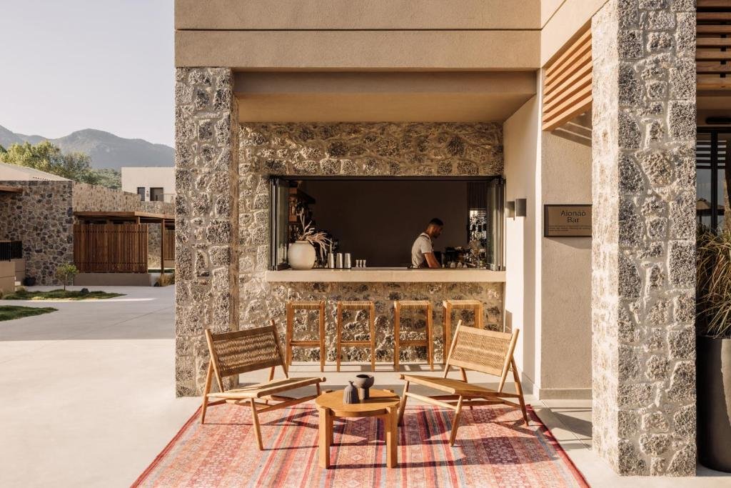 hotel_img