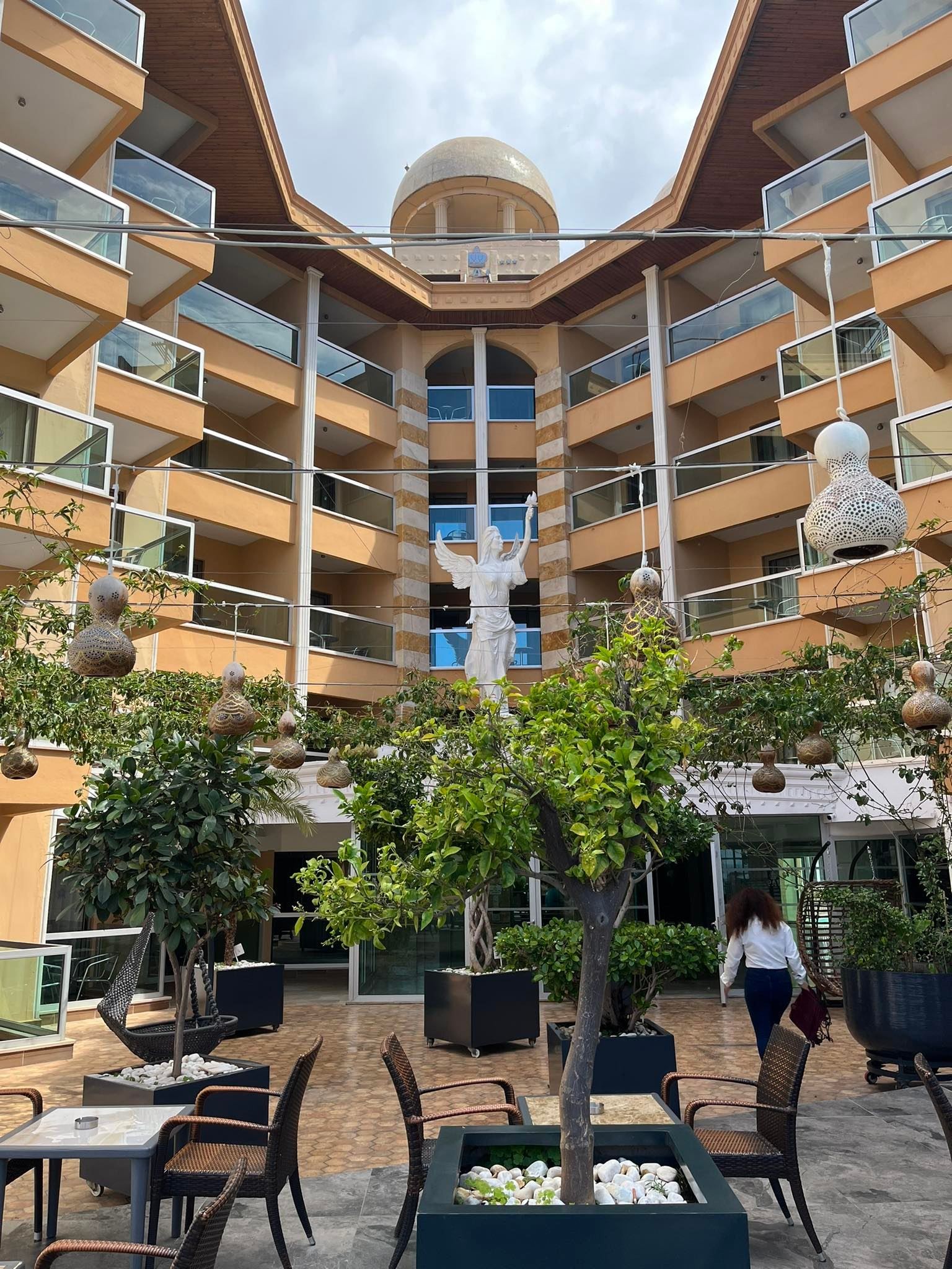 hotel_img