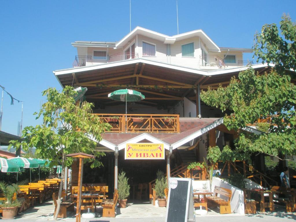 hotel_img