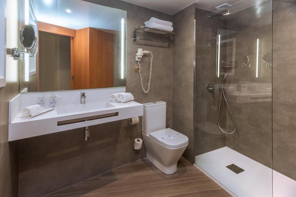 hotel_img