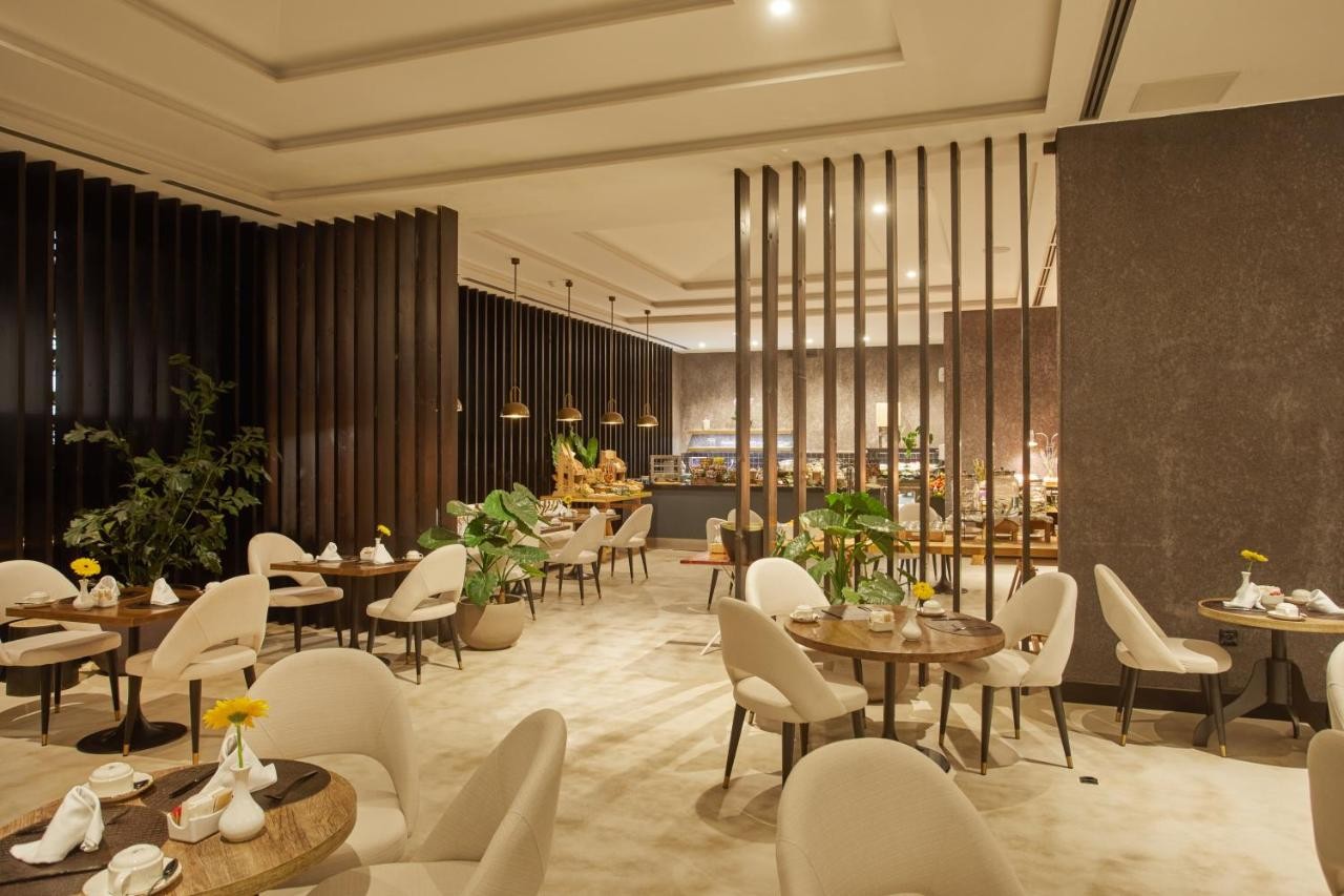 hotel_img