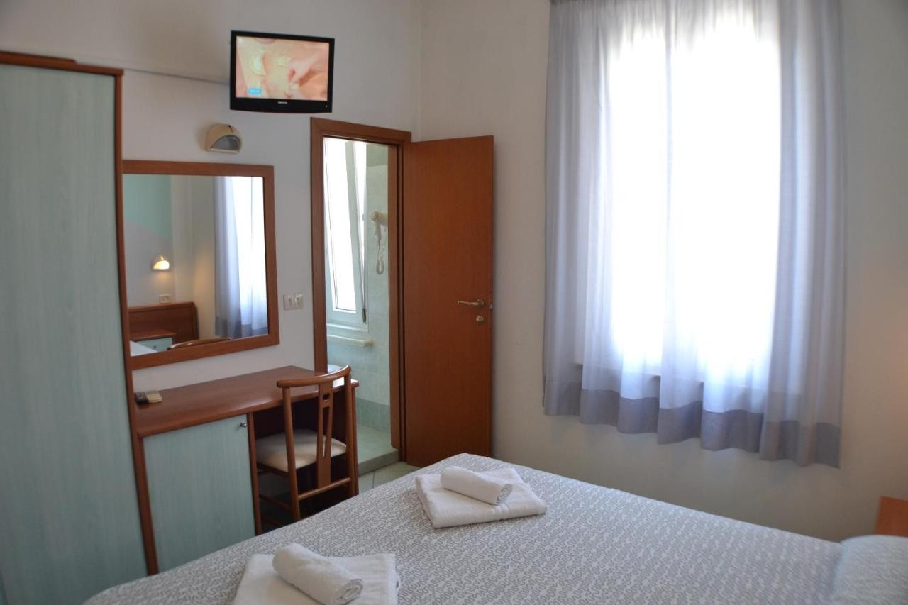 hotel_img