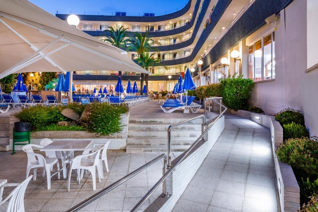 hotel_img