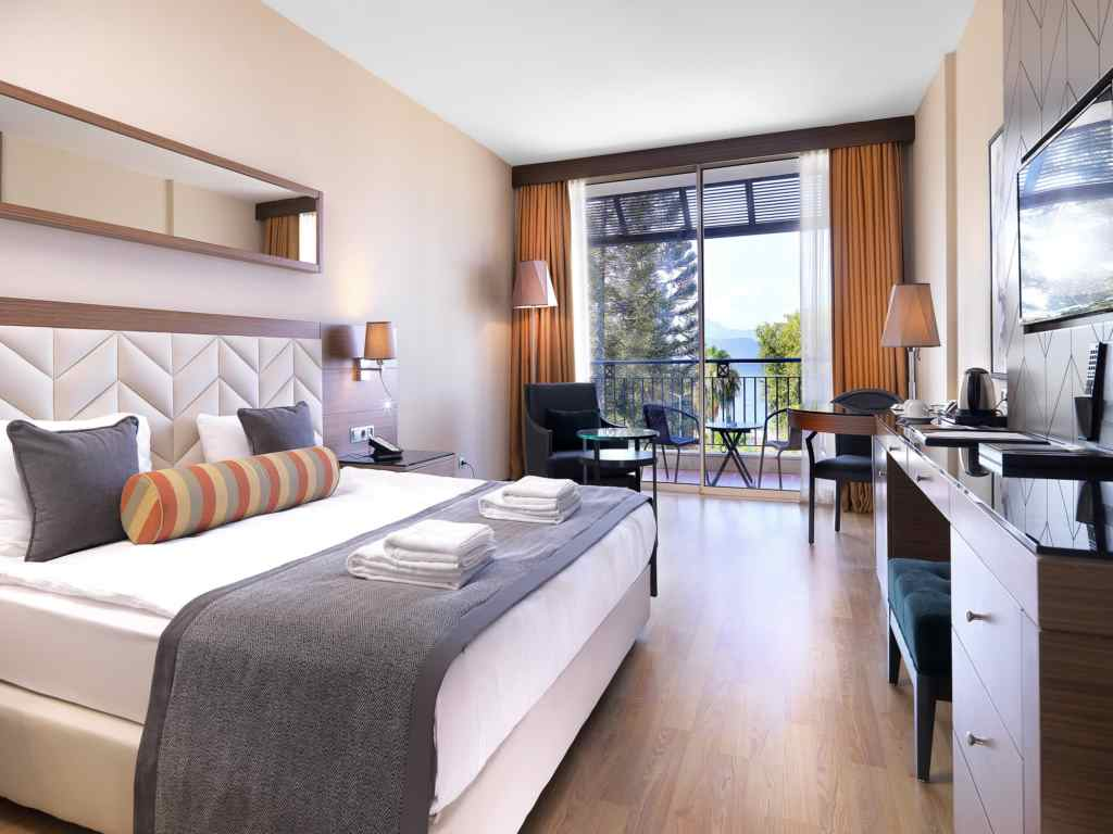 hotel_img