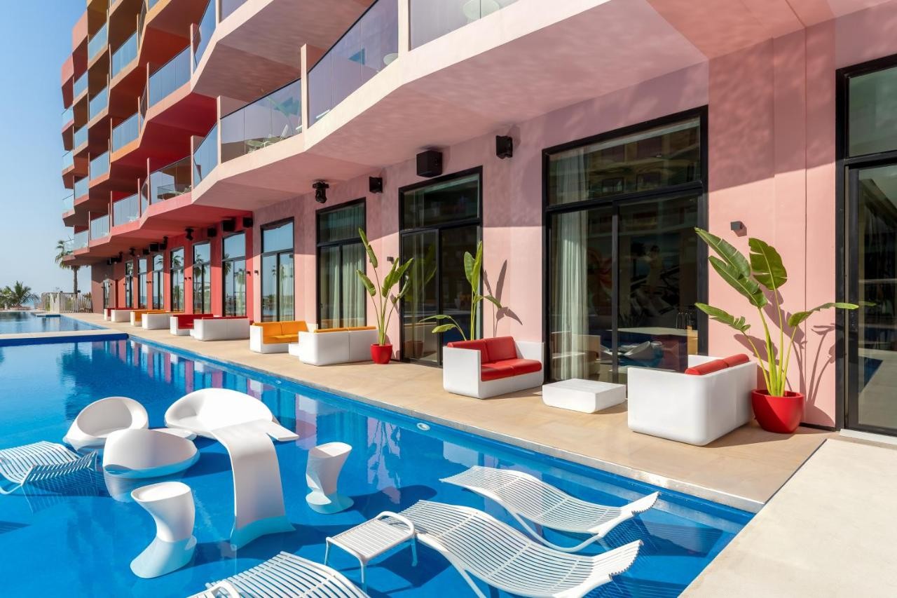 hotel_img