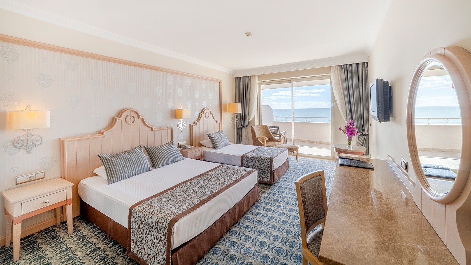 hotel_img