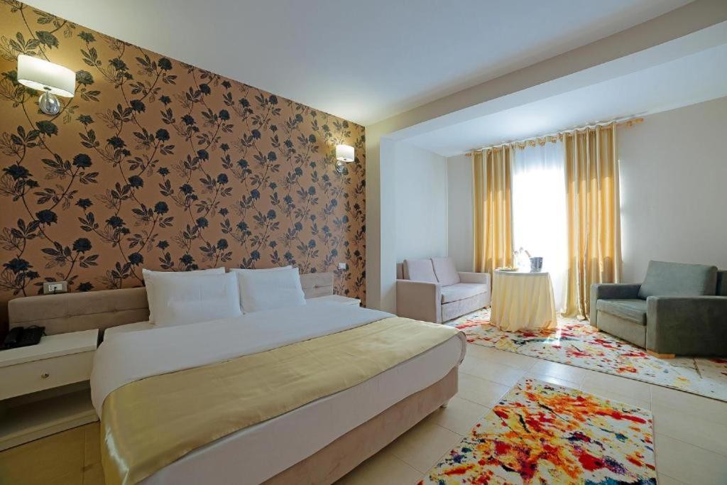 hotel_img