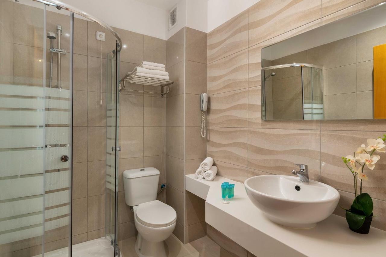 hotel_img