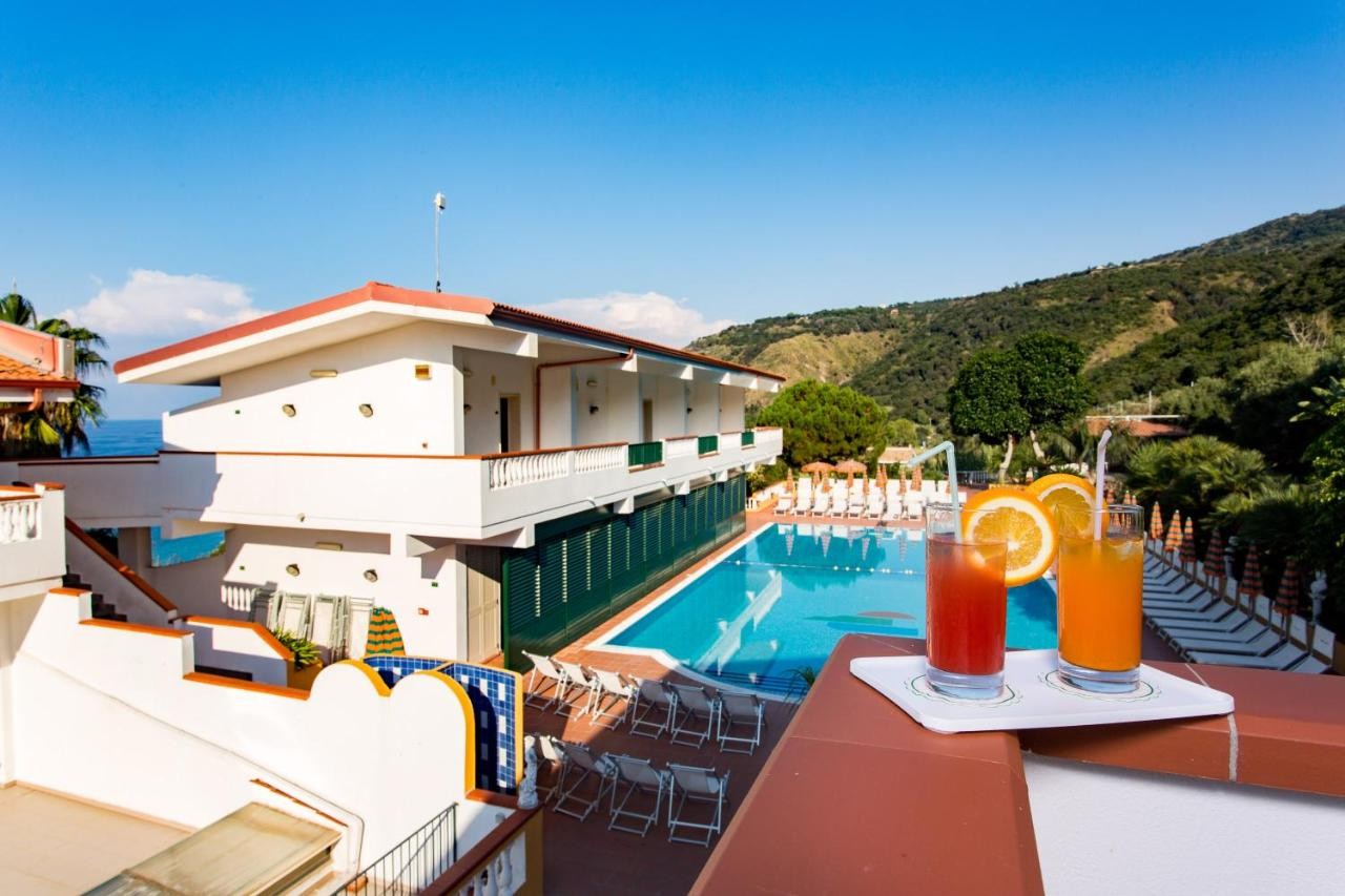 hotel_img