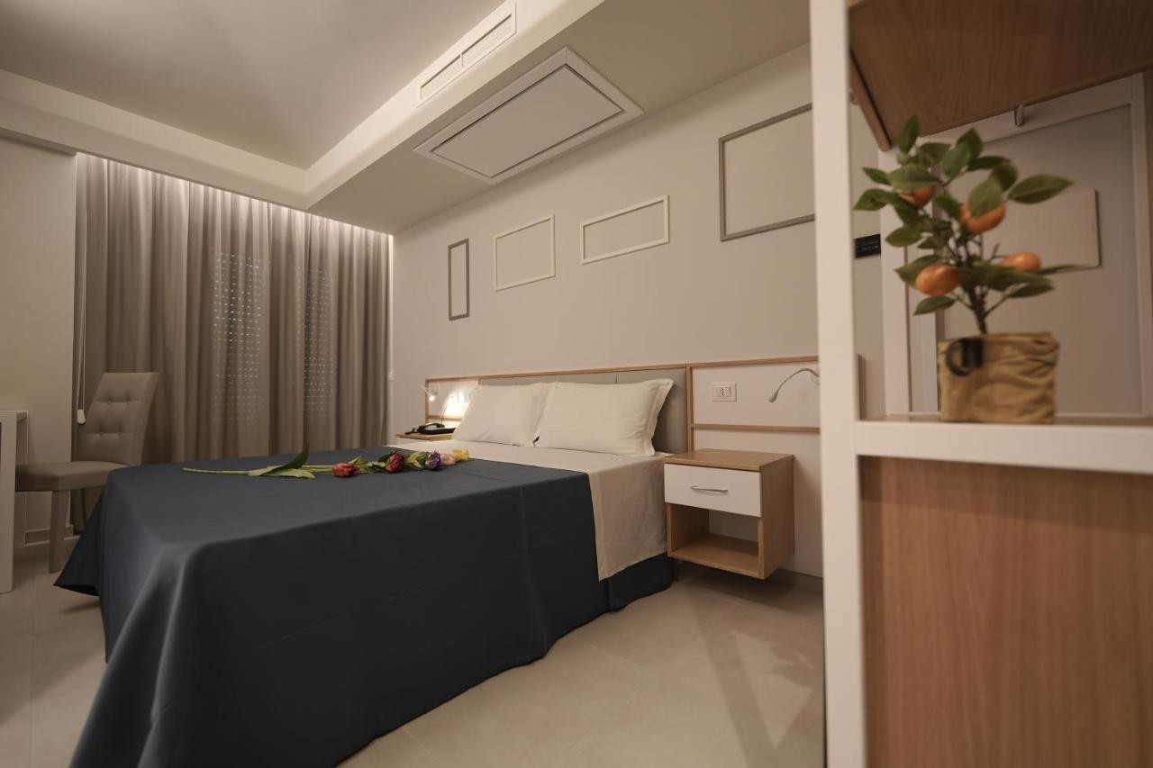 hotel_img