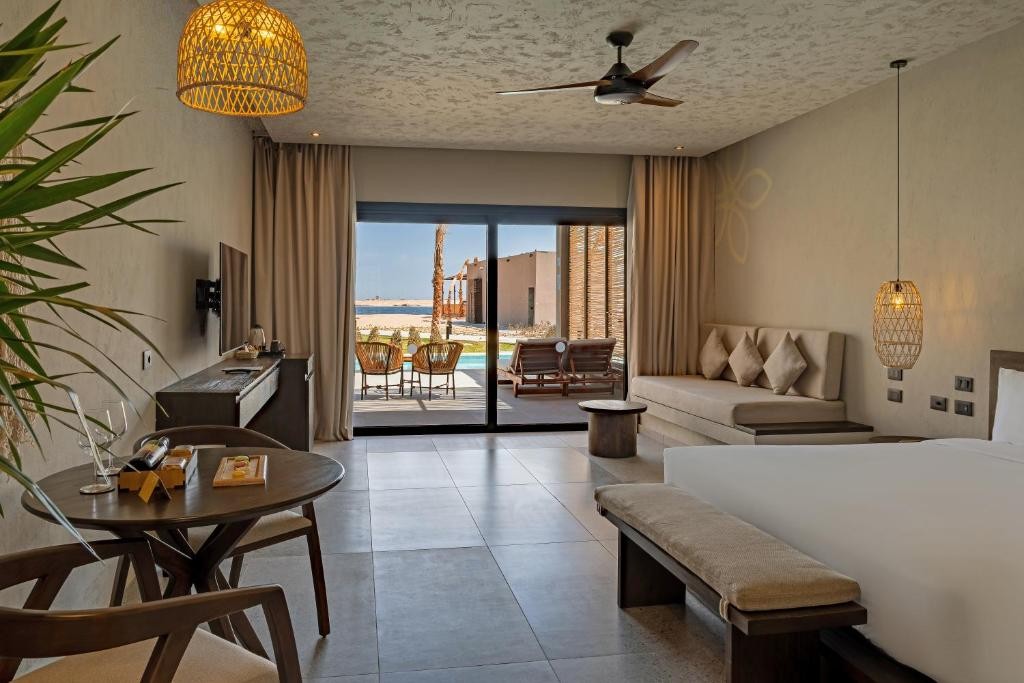 hotel_img