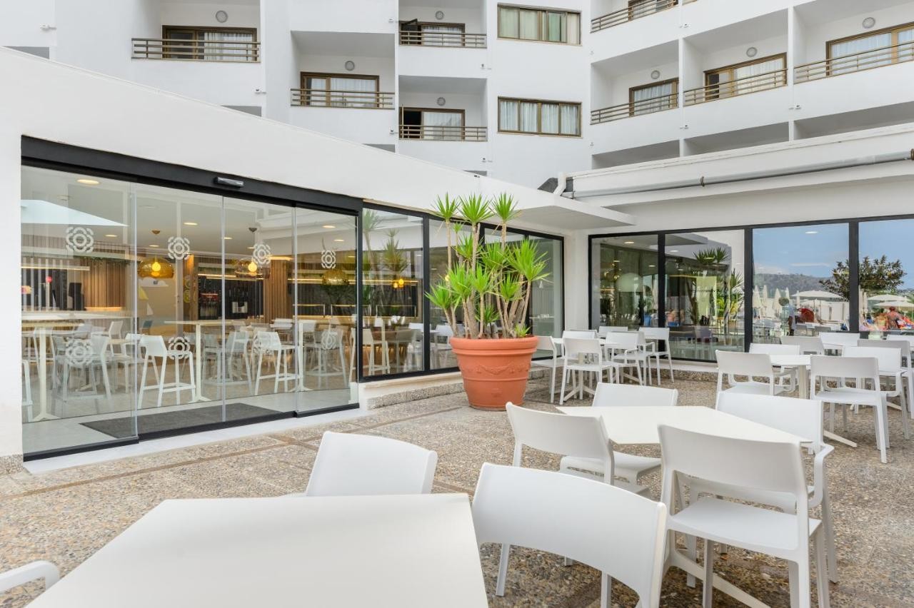hotel_img