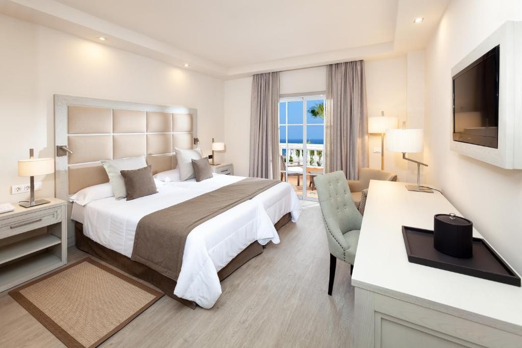 hotel_img