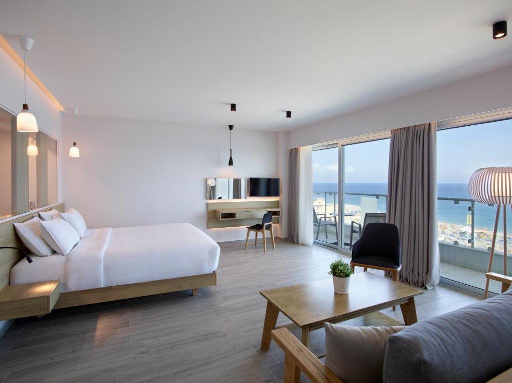 hotel_img